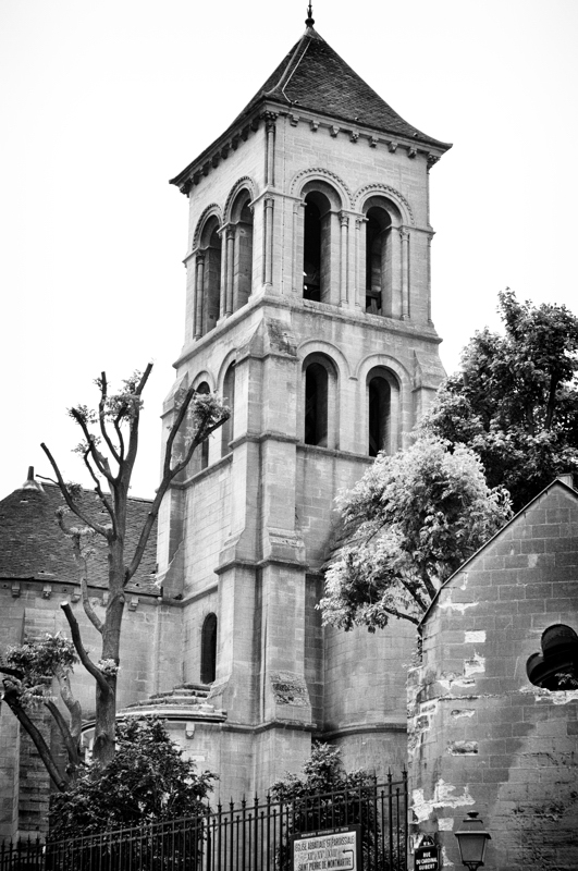 Eglise Saint-Pierre, jusqte à côté de la Basilique