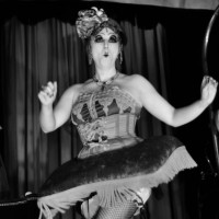 Miss Gabrielle, une femme tronc (là, avec des jambes, d