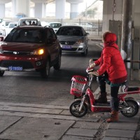 Moultes petites mob électriques sillonnent les routes