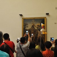 Les touristes et le doudou de leur guide