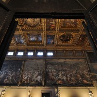 Salle des 500 - Ses fresques et son plafond à caissons peints par Vasari 